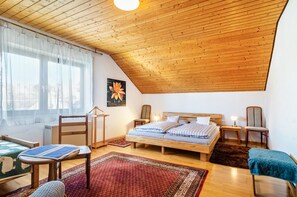 2 bedrooms, free WiFi, bed sheets