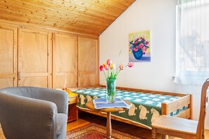 Interior - Apartment 'Bodensee, 85qm' with Private Terrace and Wi-Fi (Mühlingen)