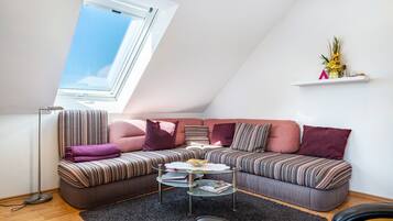 TV, DVD player, table tennis, stereo