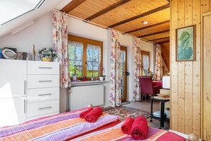 1 bedroom, iron/ironing board, free WiFi, bed sheets - Holiday Apartment 'Feldberg' with Mountain View, Shared Terrace and Wi-Fi (Lenzkirch)