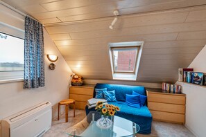 Fernseher, Kamin, DVD-Player, Tischtennisplatte