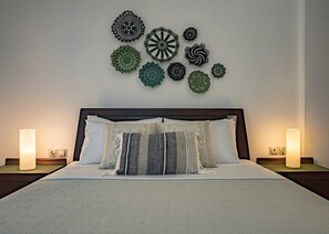 4 bedrooms, iron/ironing board, free WiFi, bed sheets