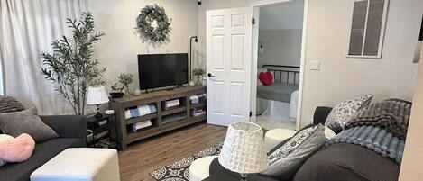 3 habitaciones, tabla de planchar con plancha, wifi y ropa de cama