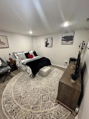 3 habitaciones, tabla de planchar con plancha, wifi y ropa de cama