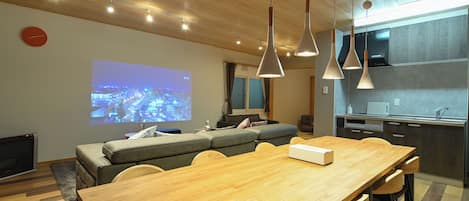 Comfort-Zimmer, Nichtraucher | Essbereich im Zimmer