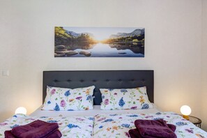 2 bedrooms, iron/ironing board, free WiFi, bed sheets