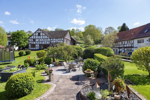 Ferienwohnung 'Mentel' mit Bergblick, privater Terrasse und Wi-Fi