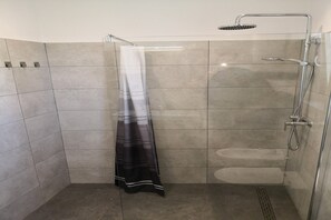 Regadera y bidet 