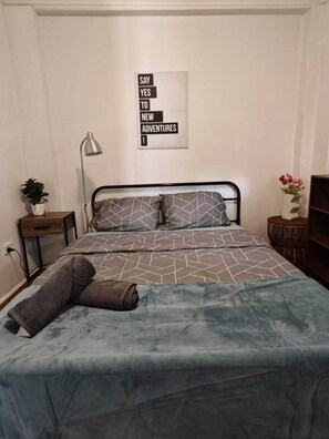 2 bedrooms, iron/ironing board, WiFi, bed sheets