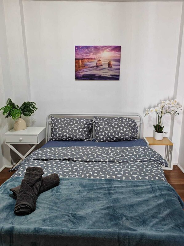 2 bedrooms, iron/ironing board, WiFi, bed sheets