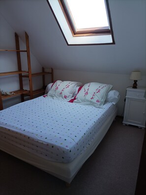2 slaapkamers, een strijkplank/strijkijzer