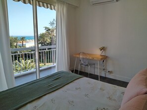 2 habitaciones, escritorio, tabla de planchar con plancha y wifi 