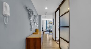 2 bedrooms - Manzil - Stylish 2BR nr Metro Station Al Jaddaf (Dubai)