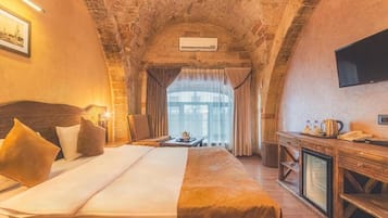 Habitación Deluxe, vista a la ciudad | Ropa de cama de alta calidad y minibar
