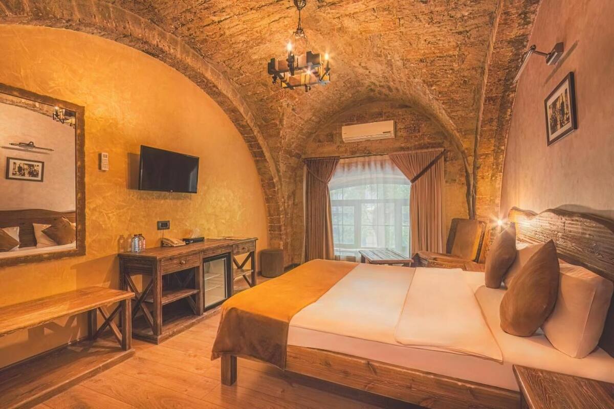 Camera Deluxe, vista città | 1 camera, biancheria da letto di alta qualità, minibar