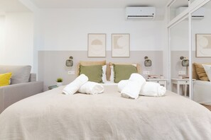 1 bedroom, iron/ironing board, WiFi, bed sheets