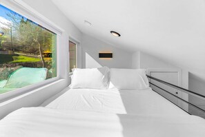 1 bedroom, iron/ironing board, WiFi