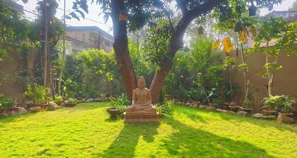 Escape to this charming apartment with a touch of nature in centre of town.