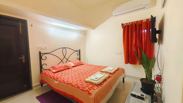 2 bedrooms, WiFi, bed sheets