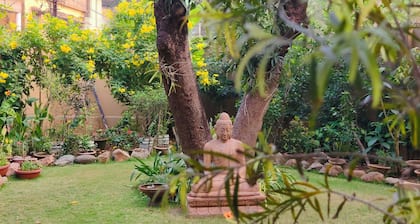 Escape to this charming apartment with a touch of nature in centre of town.