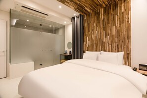 Deluxe Double Room | Select Comfort beds, free WiFi, bed sheets - Hwagokhoteln (Seoul)