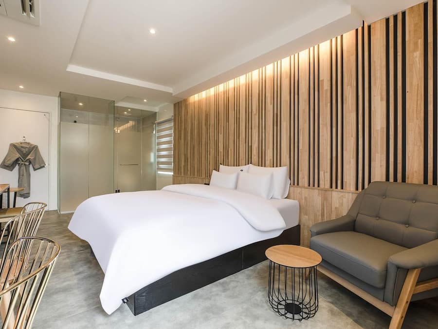 Signature dubbelrum | Select Comfort-madrasser, gratis wi-fi och sängkläder