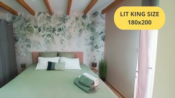 2 bedrooms, iron/ironing board, travel cot, WiFi