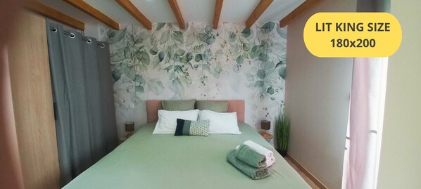 2 bedrooms, iron/ironing board, travel cot, WiFi