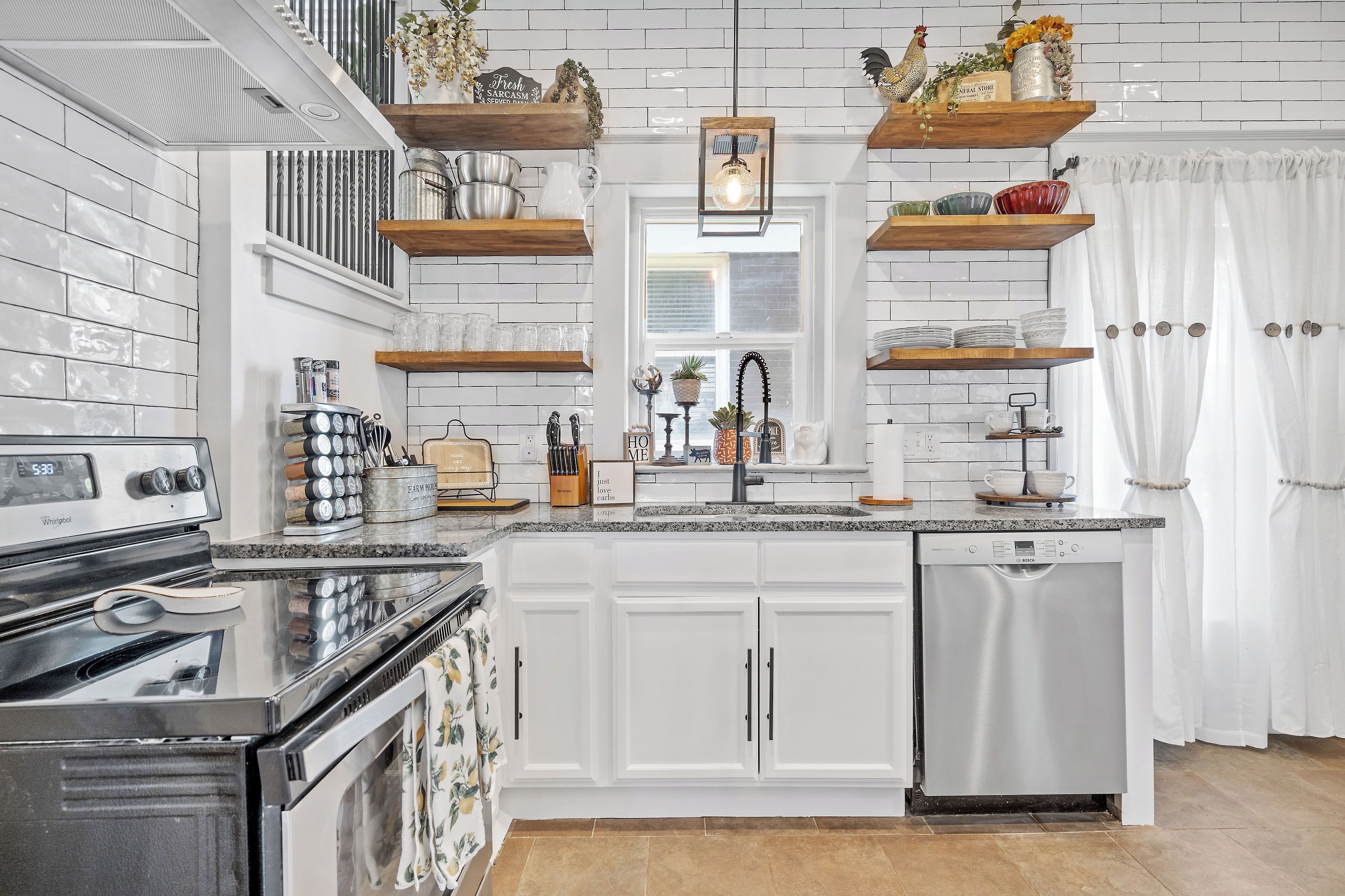 冰箱、微波炉、烤箱、炉灶