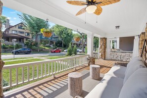 Terrace/patio - Mini Hyde Park Homestead - Rustic Home + Parking (Kansas City)