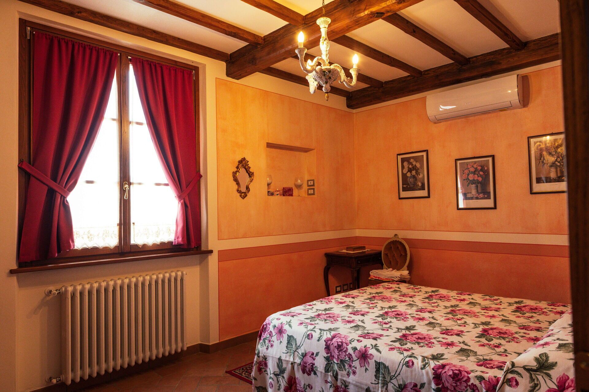 2 Schlafzimmer, Schreibtisch, Bügeleisen/Bügelbrett, kostenloses WLAN