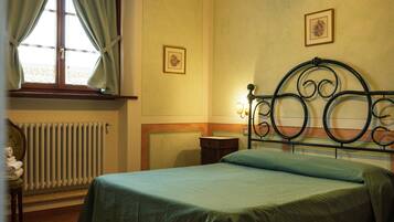 2 Schlafzimmer, Schreibtisch, Bügeleisen/Bügelbrett, kostenloses WLAN