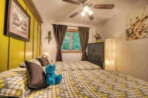 3 bedrooms, iron/ironing board, travel crib, WiFi