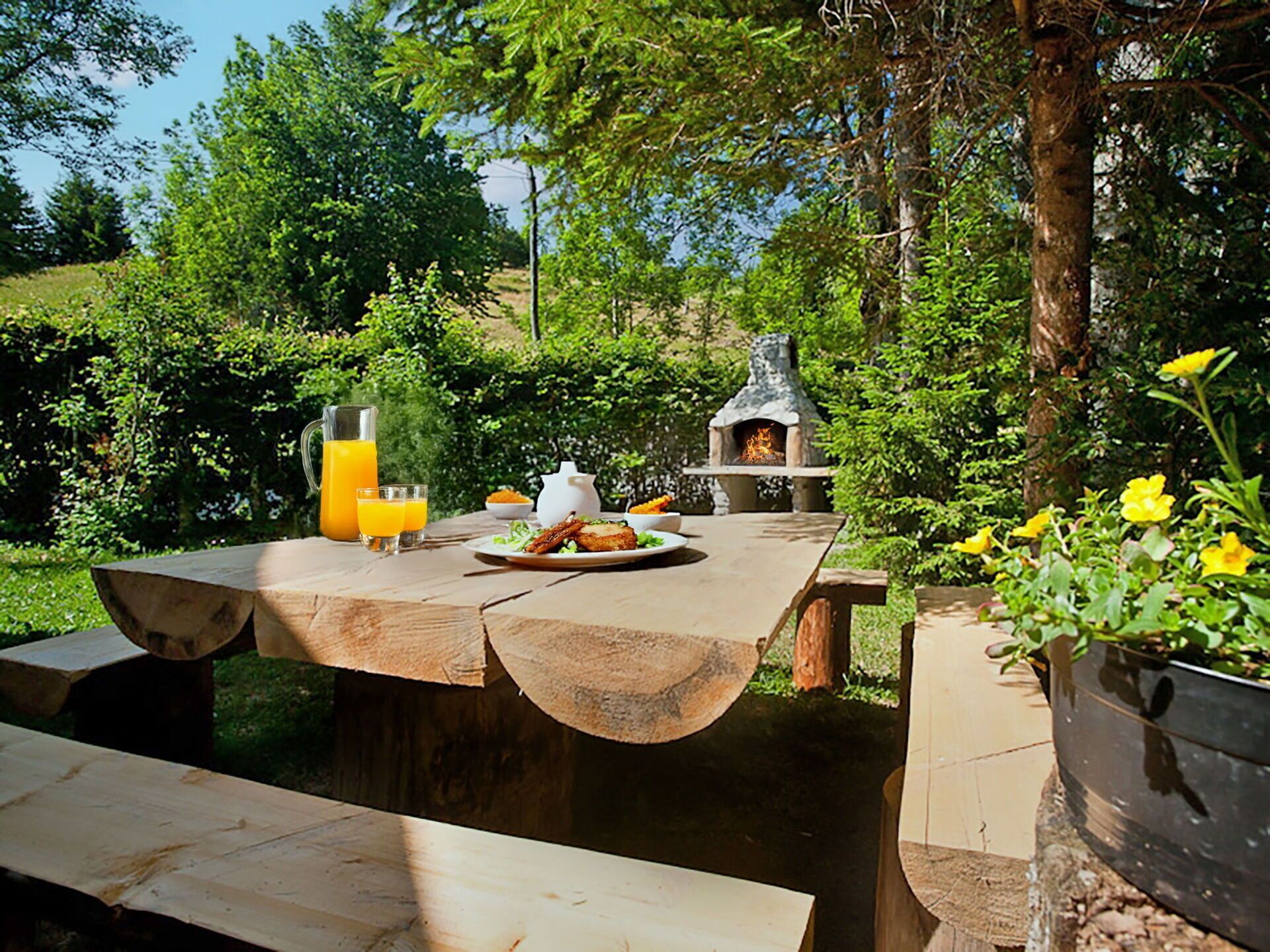 Outdoor dining