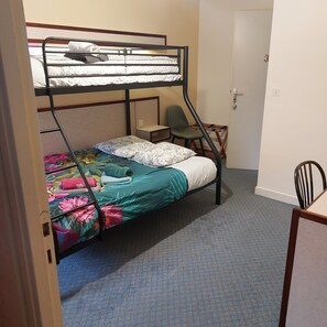 5 Schlafzimmer, WLAN, Bettwäsche