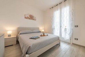 1 bedroom, iron/ironing board, Internet - Modern apartment near Alghero beach (Alghero)