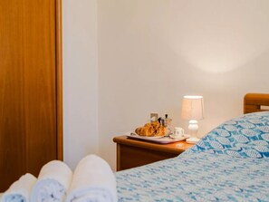 3 Schlafzimmer, Bügeleisen/Bügelbrett