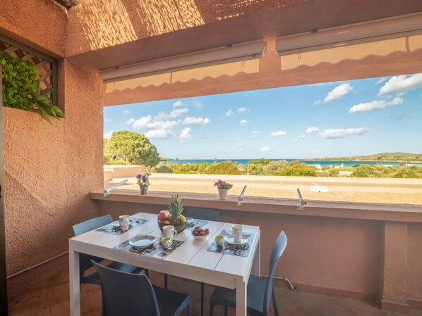 Outdoor dining - True paradise with a splendid panoramic terrace (Porto Rotondo)