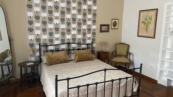 3 Schlafzimmer, BĂŒgeleisen/BĂŒgelbrett, WLAN, BettwĂ€sche