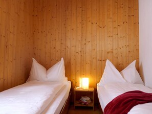 2 Schlafzimmer, Reisekinderbett, kostenloses WLAN