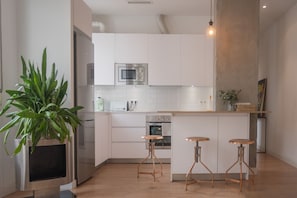 Fridge, microwave, oven, dishwasher