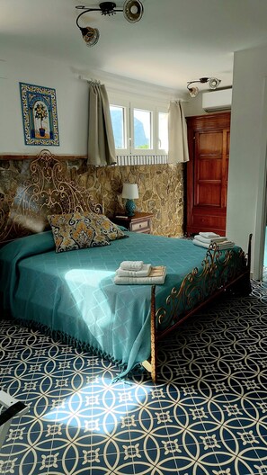 Design Triple Room | Minibar, in-room safe, individually decorated, individually furnished - VFH Villa Flavia Eco B&B (Santa Flavia)