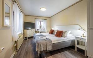 Comfort Double or Twin Room, Garden View | In-room safe, desk, laptop workspace, iron/ironing board