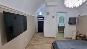 1 camera, culla da viaggio, Wi-Fi gratuito, lenzuola