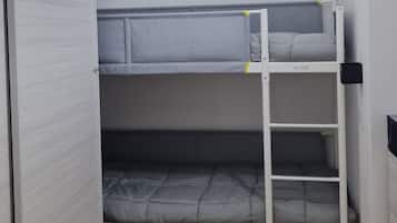 1 Schlafzimmer, Reisekinderbett, kostenloses WLAN, Bettwäsche
