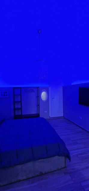 1 bedroom, travel cot, free WiFi, bed sheets