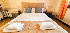 1 غرفة نوم ومكواة/لوح كي وواي فاي مجانًا وملاءات أسرّة