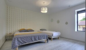 5 bedrooms, WiFi, bed sheets