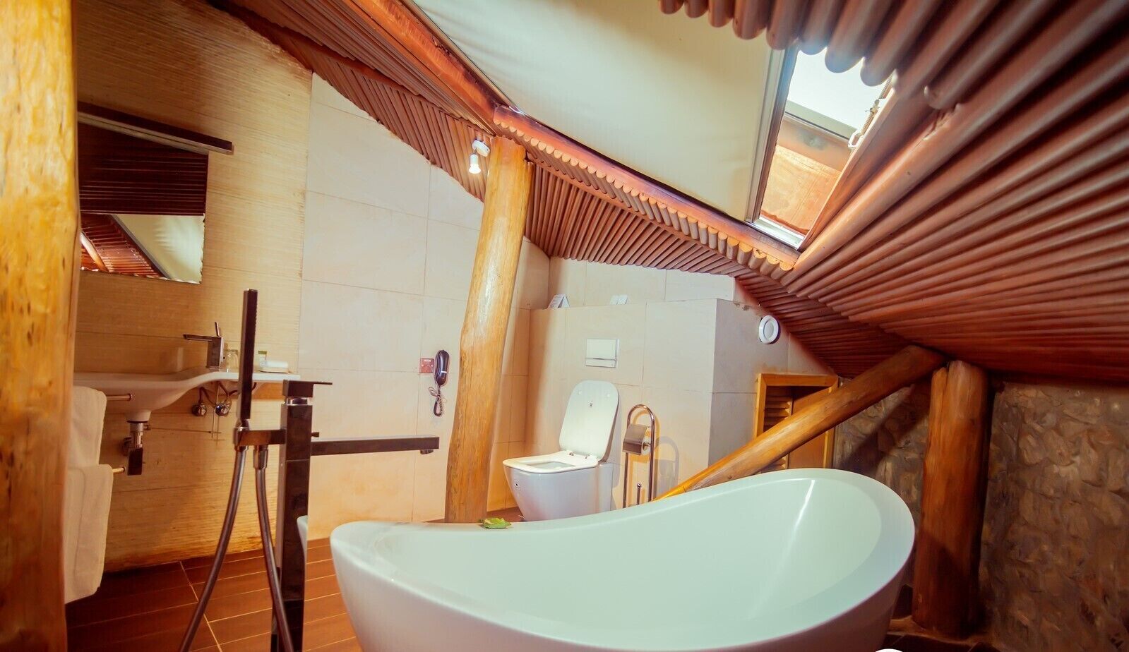 Luxury Room, 1 Double Bed, Private Bathroom | Bathroom