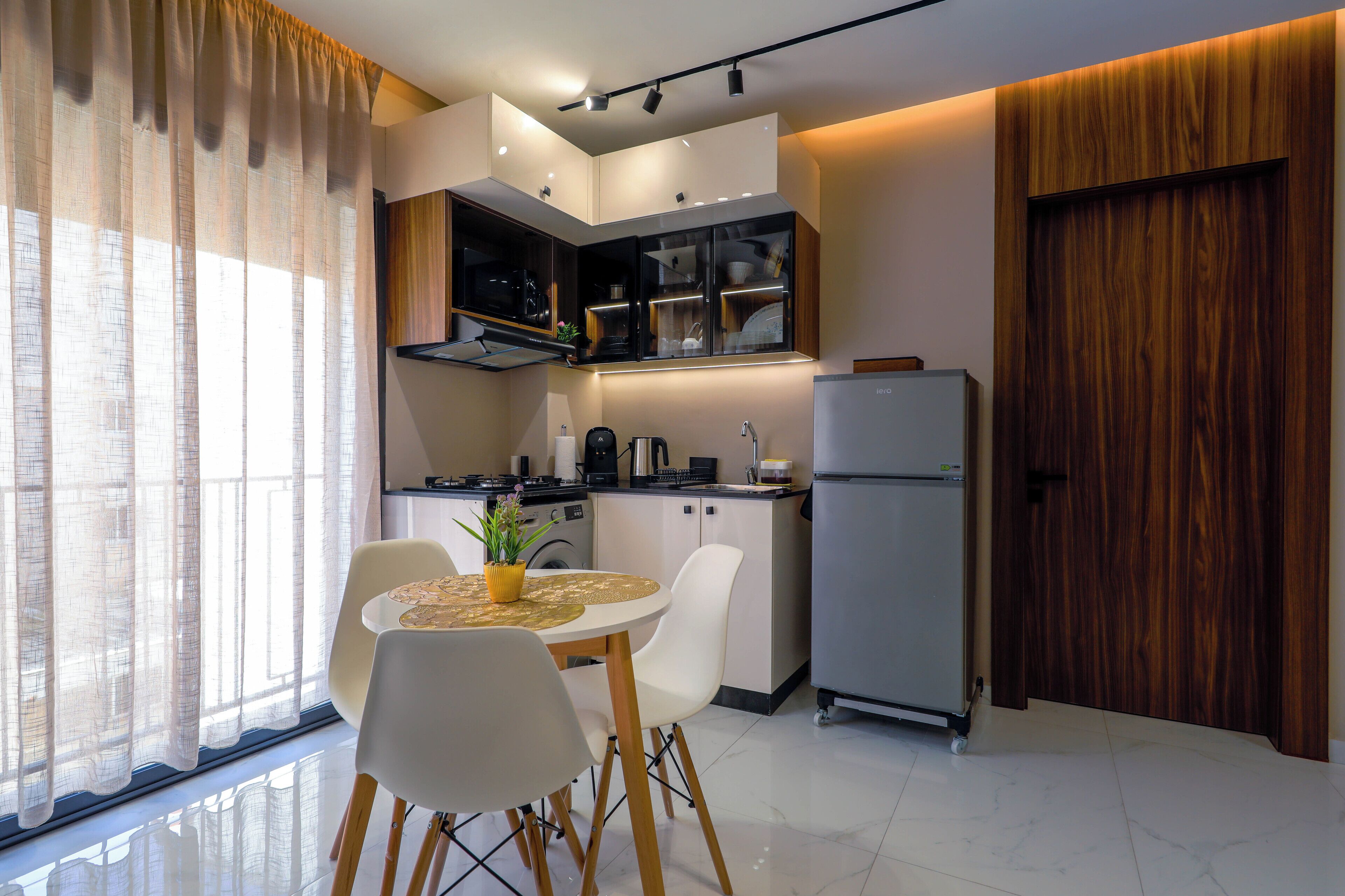 Comfort Apartment, 1 Katil Ratu (Queen) dengan Katil Sofa, Non Smoking, Penyaman udara | Ruang tamu | 50 inci sebuah televisyen pintar dengan satelit, Netflix, filem berbayar